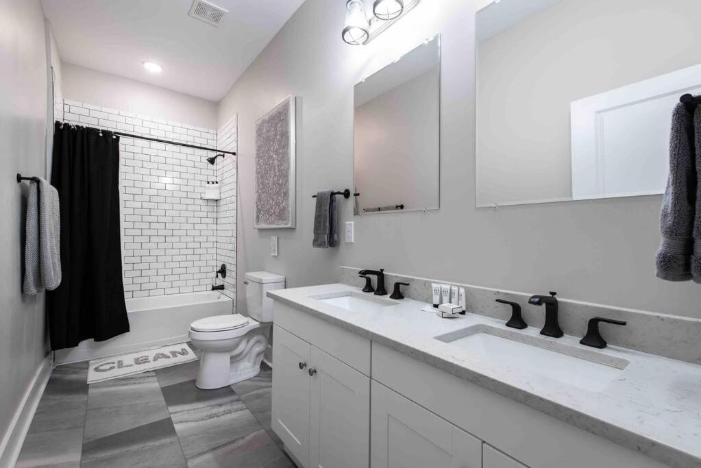 Newly Renovated 3 Bedroom Shelby Park Home **Free Parking** Луїсвілл Екстер'єр фото