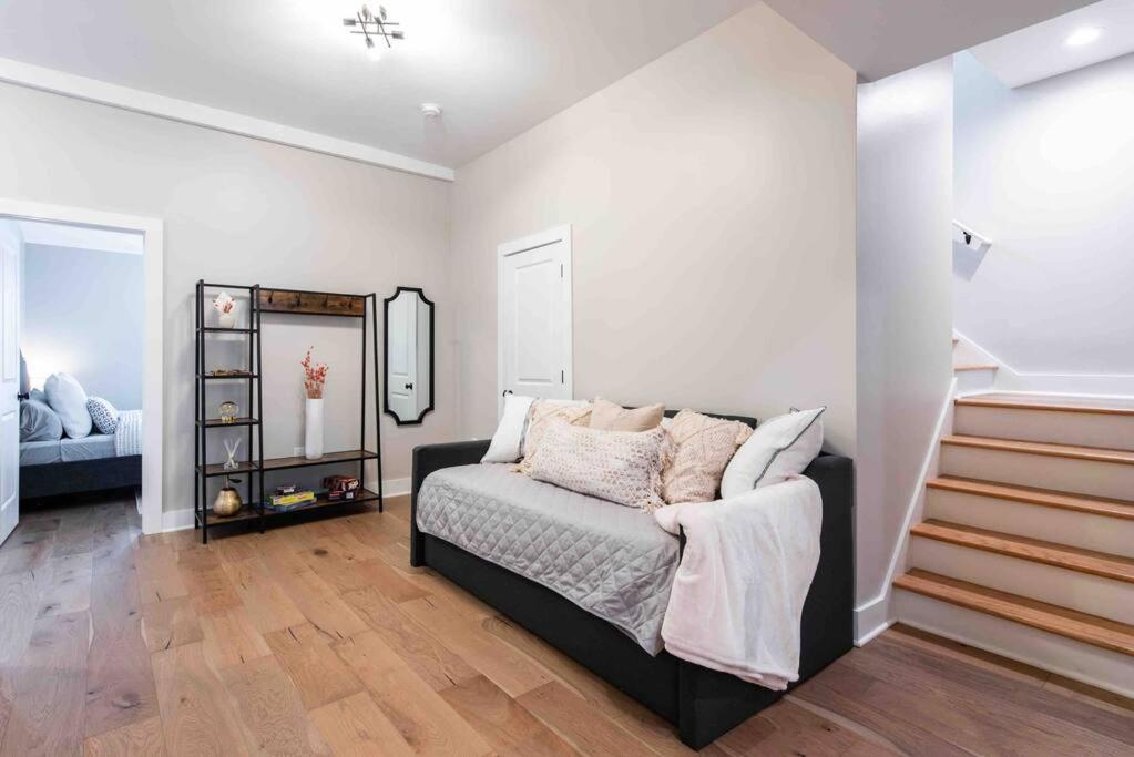 Newly Renovated 3 Bedroom Shelby Park Home **Free Parking** Луїсвілл Екстер'єр фото