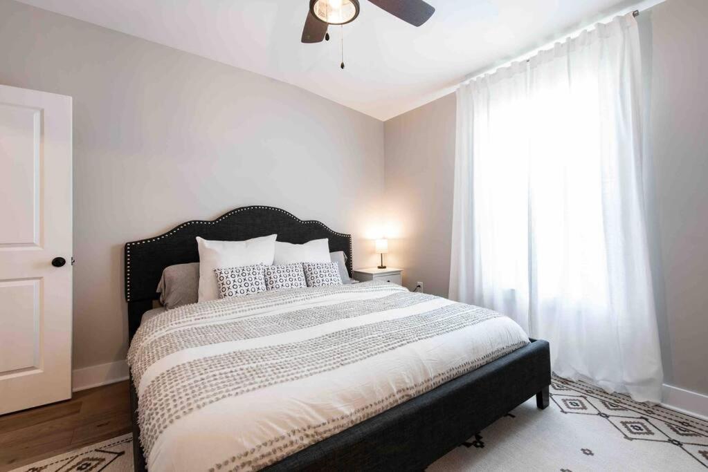 Newly Renovated 3 Bedroom Shelby Park Home **Free Parking** Луїсвілл Екстер'єр фото