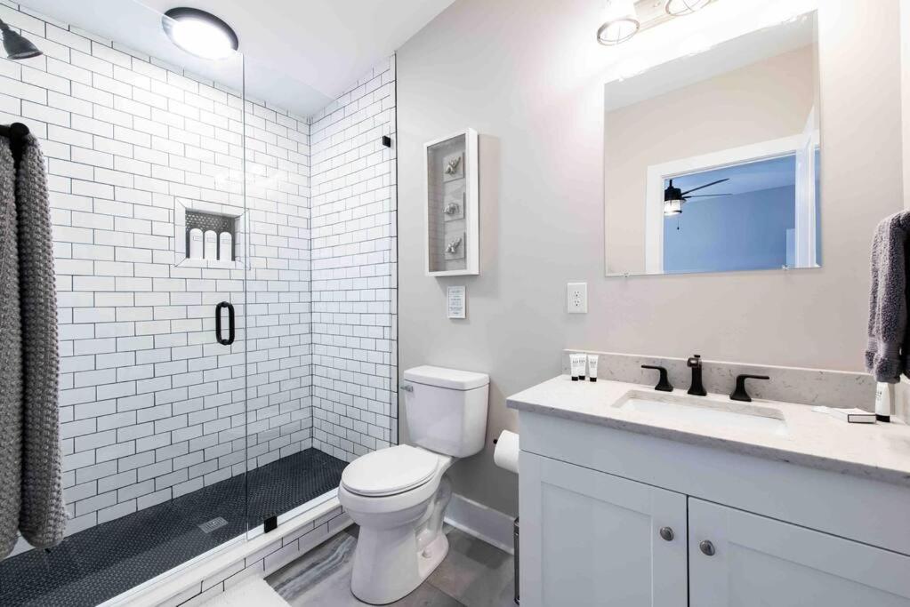 Newly Renovated 3 Bedroom Shelby Park Home **Free Parking** Луїсвілл Екстер'єр фото
