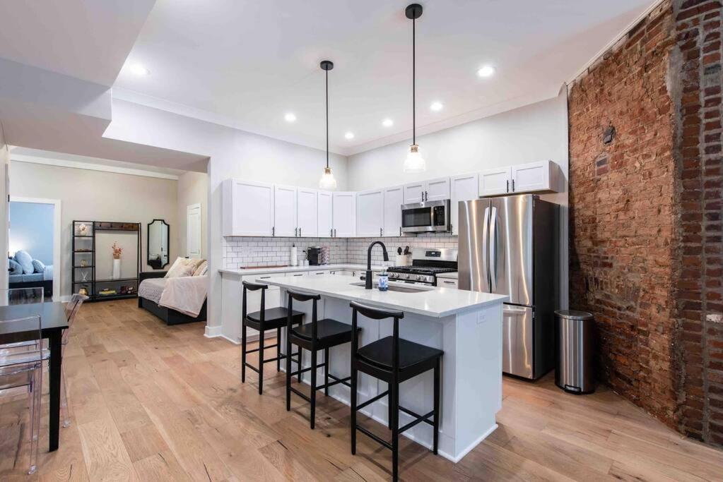 Newly Renovated 3 Bedroom Shelby Park Home **Free Parking** Луїсвілл Екстер'єр фото